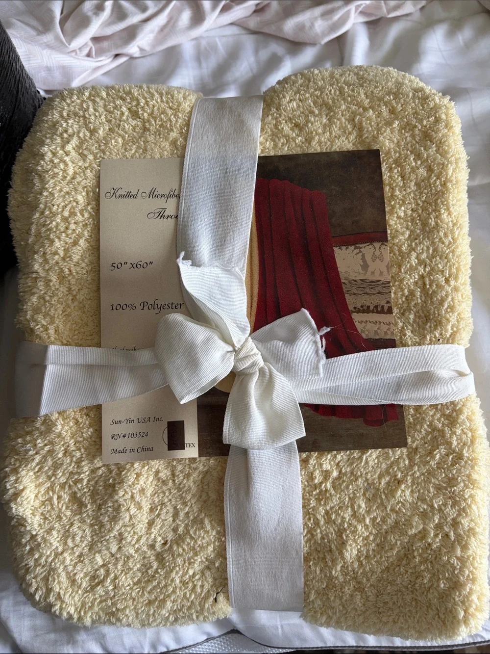 Plush Knitted Microfiber Throw Blanket - Pale Yellow